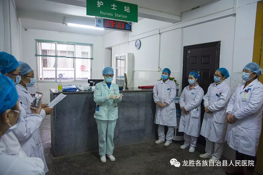为疫逆战的绿衣天使记龙胜县人民医院急诊科护士长梁耿纯